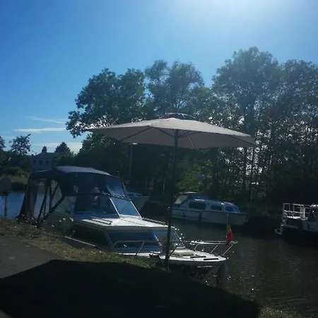 Beny Boat Botel Seneffe